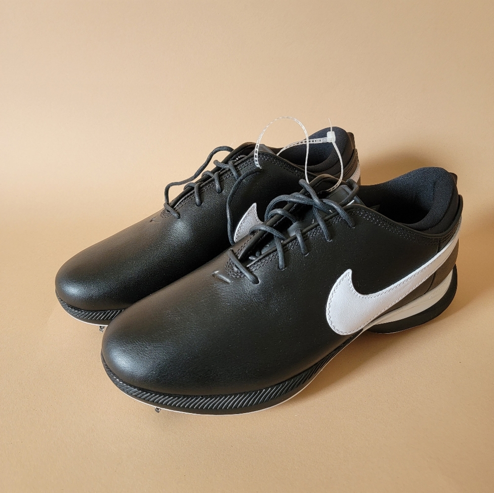 Nike Black and White Men's Athletic Shoes